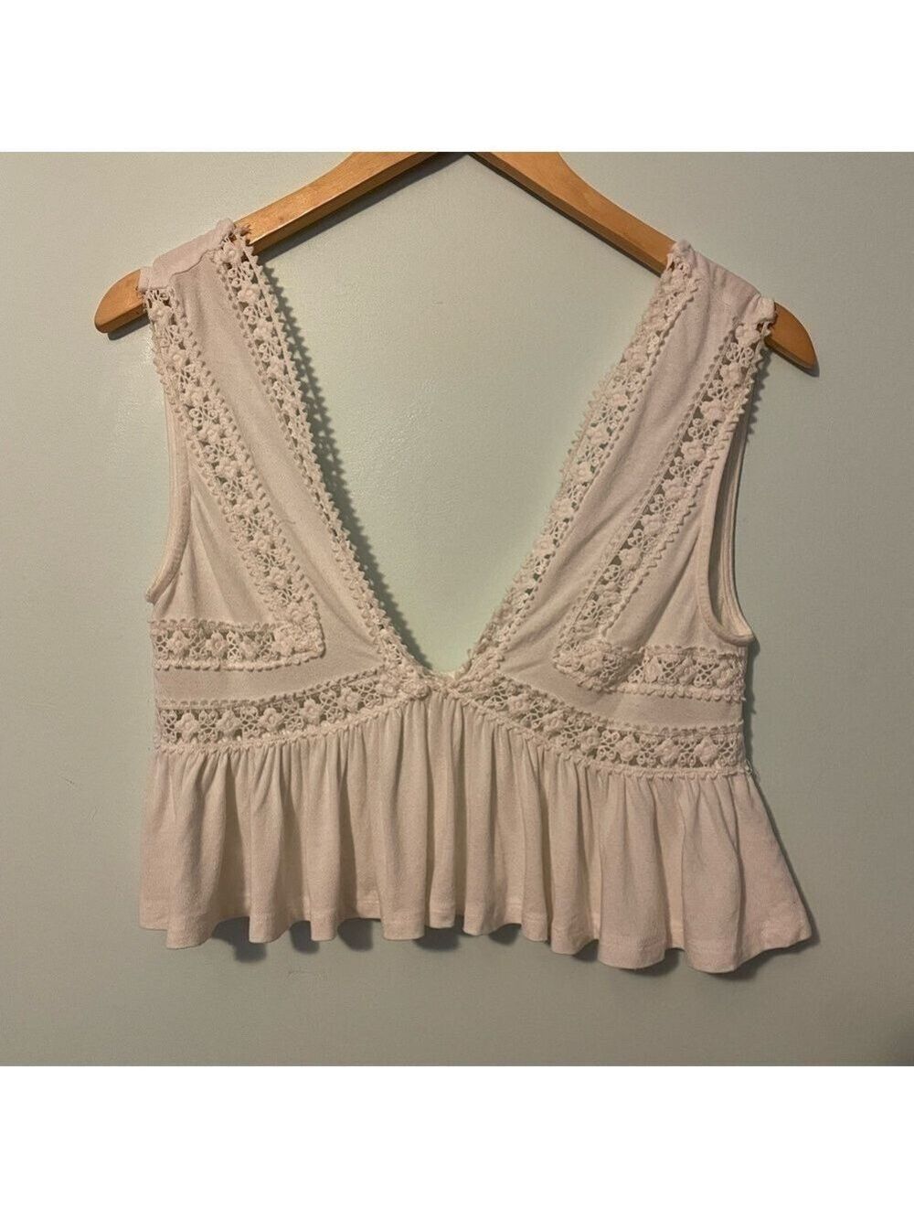 La’tiste White Crop Top Medium